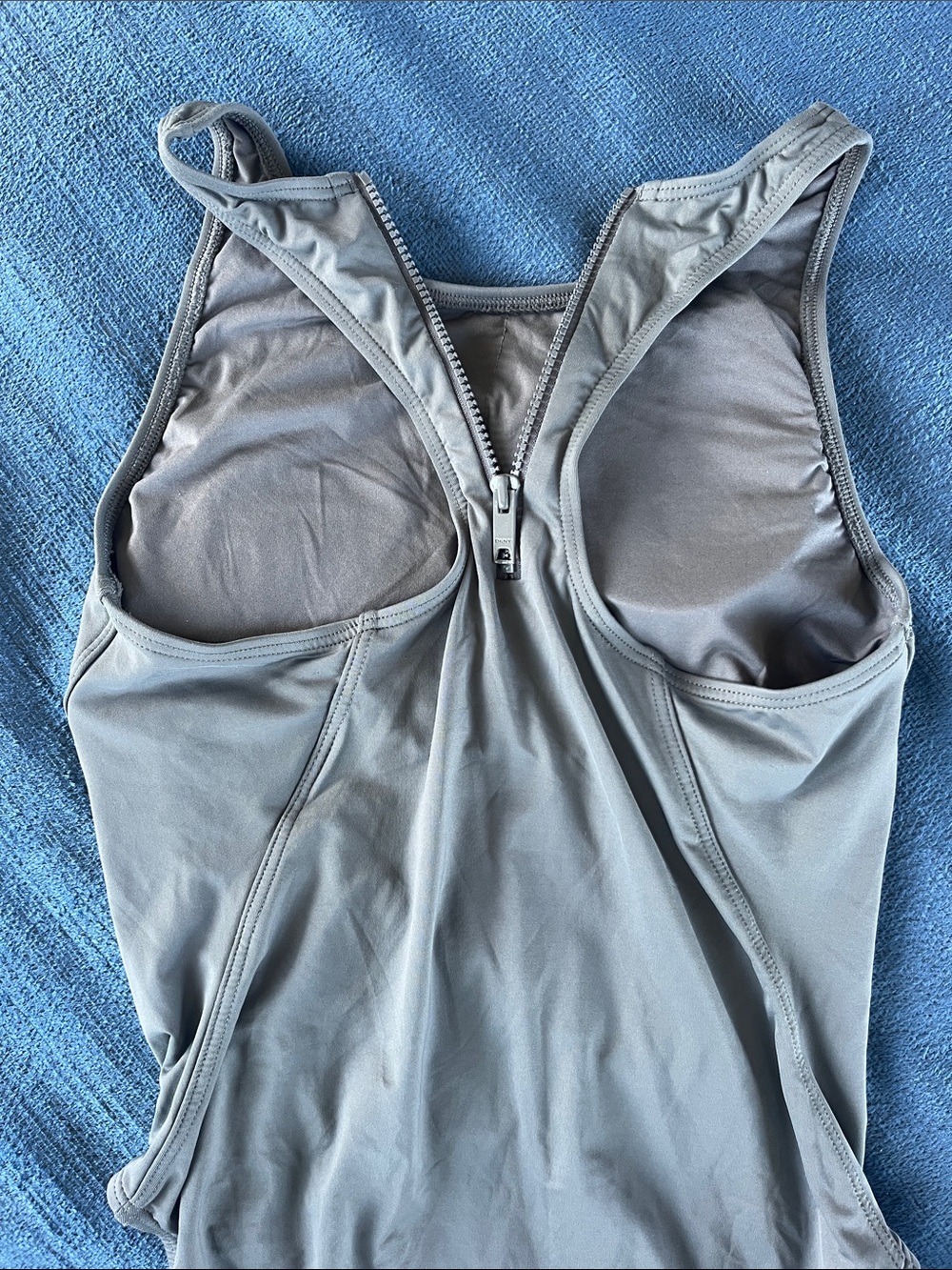 DKNY racer-back One-Piece Swimsuit. Removable padding @bra shelf. Size 10 NWOT - Picture 4 of 7